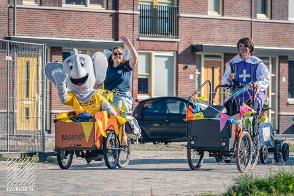 Wijkfeest de Zuidlanden 2023 | Sprookjes-Fietsparade (zaterdag)